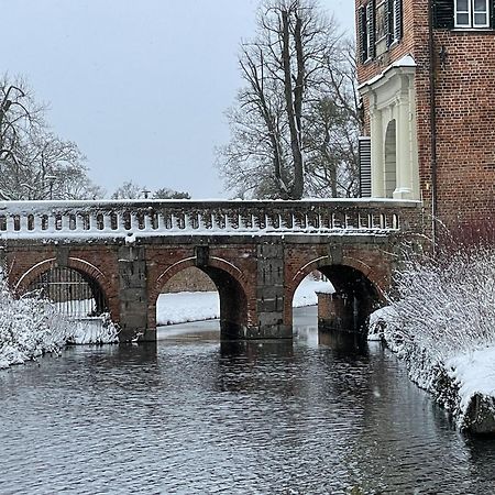 Flat In Eutin On The Kleiner Eutiner See Lake المظهر الخارجي الصورة
