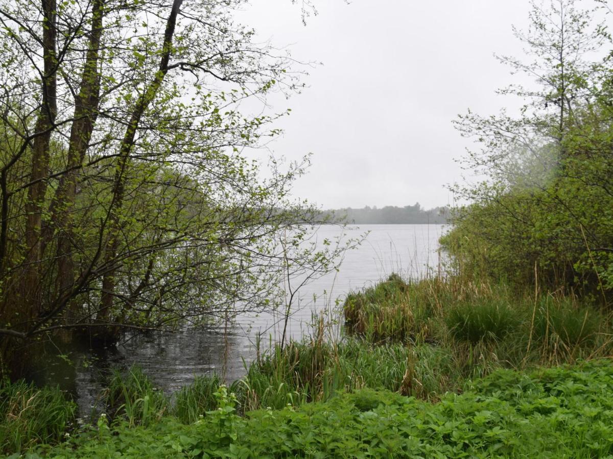 Flat In Eutin On The Kleiner Eutiner See Lake المظهر الخارجي الصورة