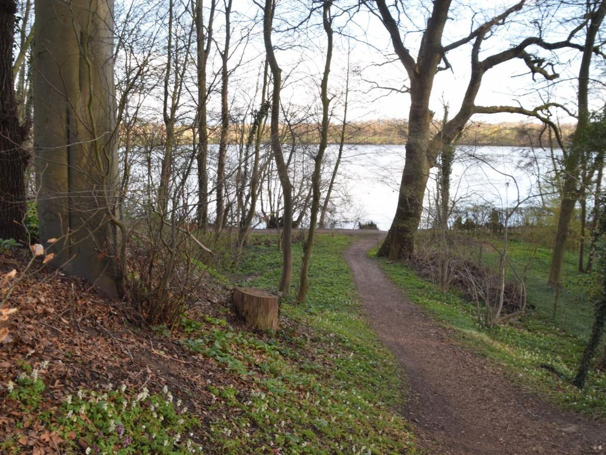 Flat In Eutin On The Kleiner Eutiner See Lake المظهر الخارجي الصورة