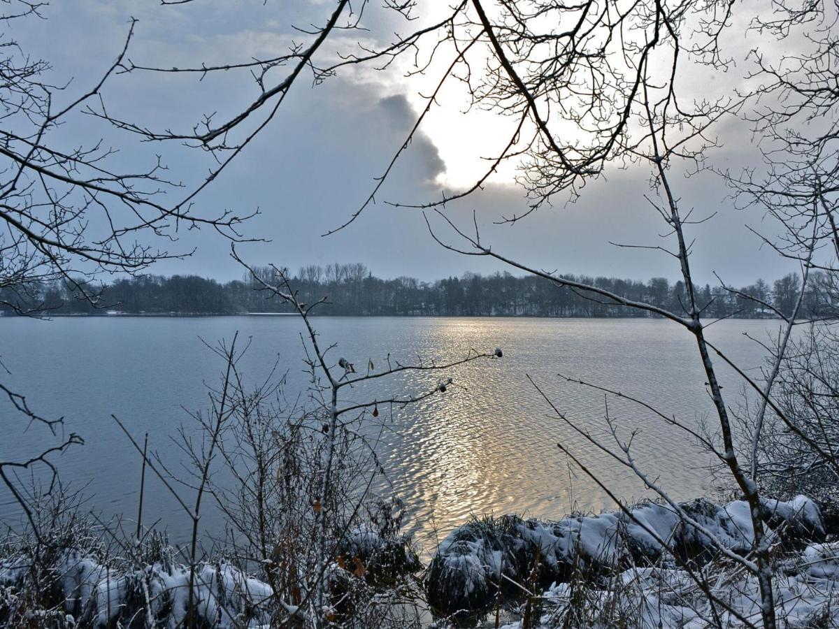 Flat In Eutin On The Kleiner Eutiner See Lake المظهر الخارجي الصورة